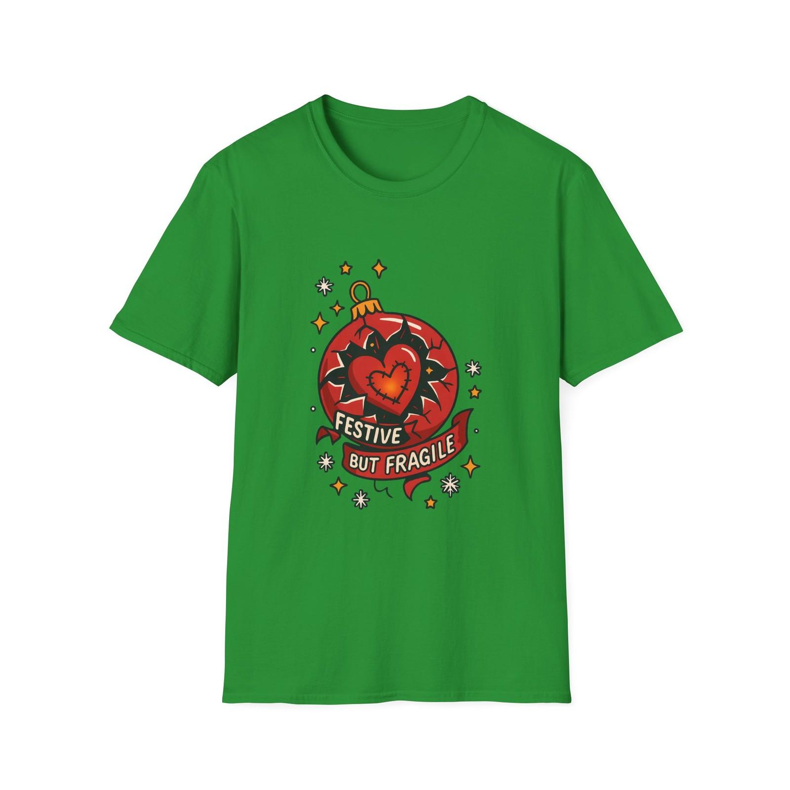 Unisex Softstyle T-Shirt Mens Womens Tees Top Cracked Ornament Heart Christmas Holiday L