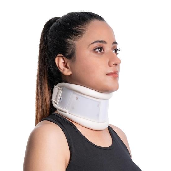 Wonder Care Pevný krční límec Plastová krční podpěra Ortéza Nastavitelná výška Límec Podpěra krku Vyrovnává a podpírá pro ženy a muže Velikost- M