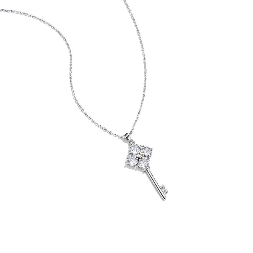 Hot-selling Seiko flash diamond four-leaf clover key necklace raw temperament advanced elegance personalized collarbone chain