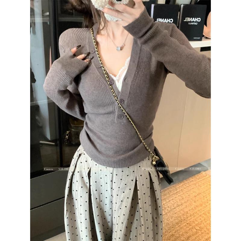 Supply collar bottoming shirt women's spring, autumn and winter button pit strip knitted top simple inner sweater