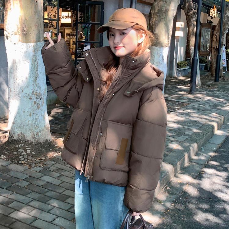 Fashionable and Loose Short Winter Jacket for Women with Hoodie and Thickened Coat