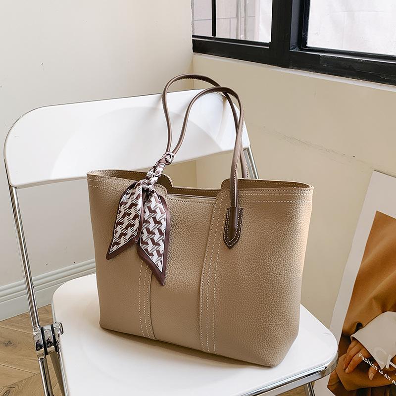 Large-capacity commuter bag women's new high-end shoulder bag simple and versatile underarm tote bag