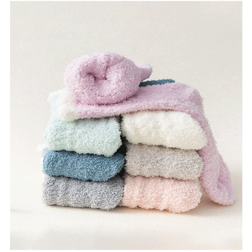 1 Paires Chaussettes Hiver Chaudes Moelleuses Floues Chaussettes Femme Chaussettes de Sommeil Mi-mollet Maison Sol Maison Confortable Doux Kawaii Thermiques Épaisses Chaussettes de Neige
