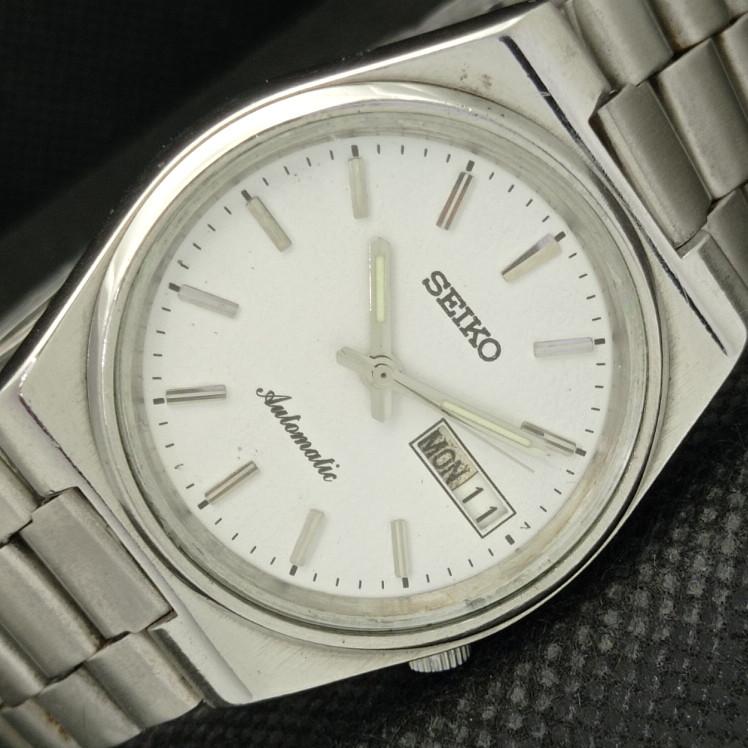 

USED VINTAGE SEIKO 5 AUTO 7S26A JAPAN MENS D/D WHITE WATCH 608c-a315509-2 SKU608c-a315509