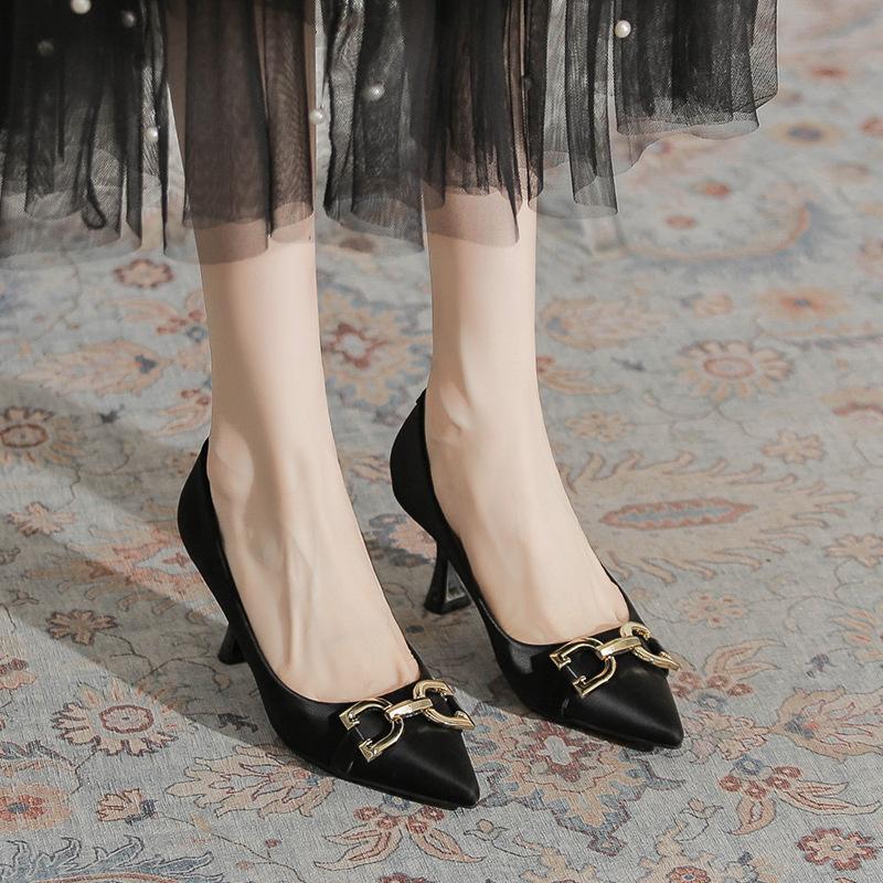 Burgunderrote spitze High Heels 2025 neu Frühling und Herbst Retro-Stil modisch und bequem vielseitig Pendler Einzel Schuhe Damen