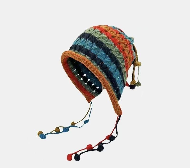Retro Knitted Pom Pom Tassel Hat for Women – Fashionable and Versatile Headwear Accessory