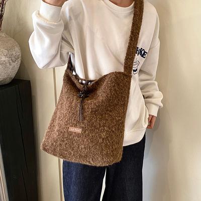 Korean Ins Trendy Casual Tote Bag 2025 Winter New Fashion Plush Bag Large Capacity Shoulder Women's Bag