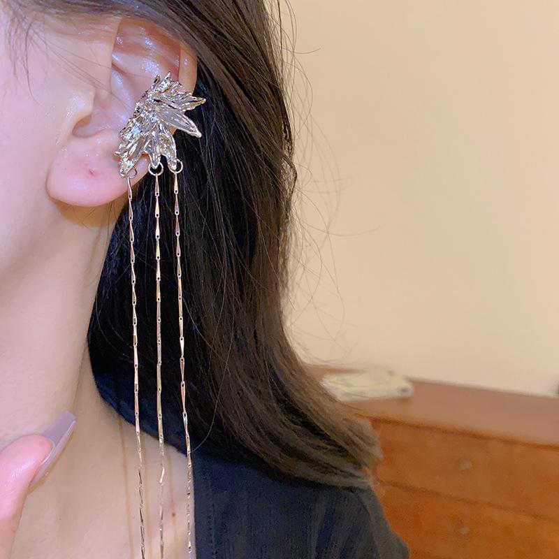 Irregular butterfly sequined fringed ear bone clip super fairy temperament Internet celebrity same ear clip a frigid wind earrings female