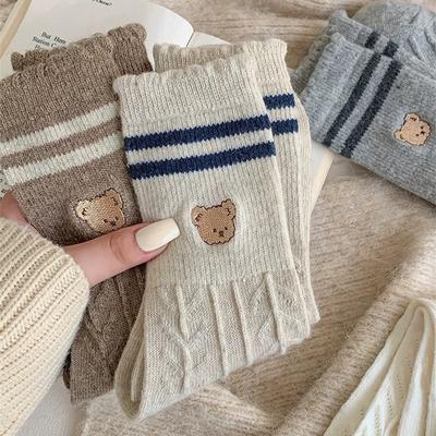 Damen Herbst Winter Warm Spitze Cartoon Niedlicher Bär Stickerei Wolle Mittel Lange Frottee Socken