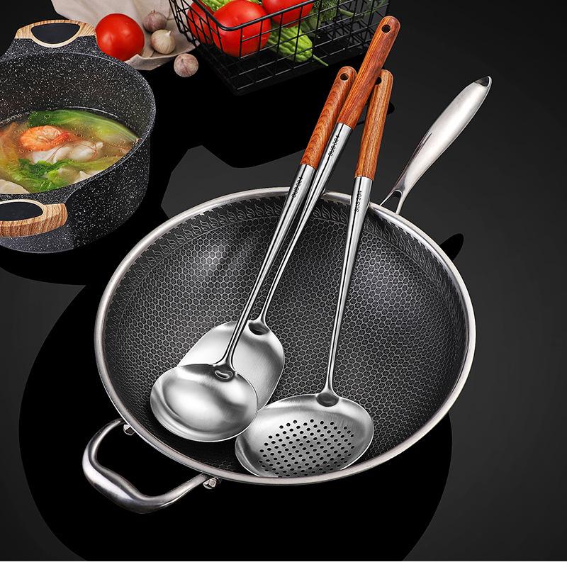304 Stainless Steel Spatula Set with Long Wooden Handle: Anti-Scald Slotted Spoon for Home Cooking and Stir-Frying.