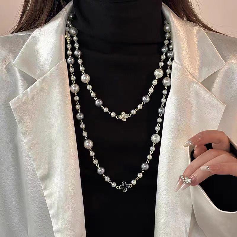Elegant Pearl Four-Leaf Clover Women's Necklace - Versatile Layered Sweater Chain for Autumn/Winter