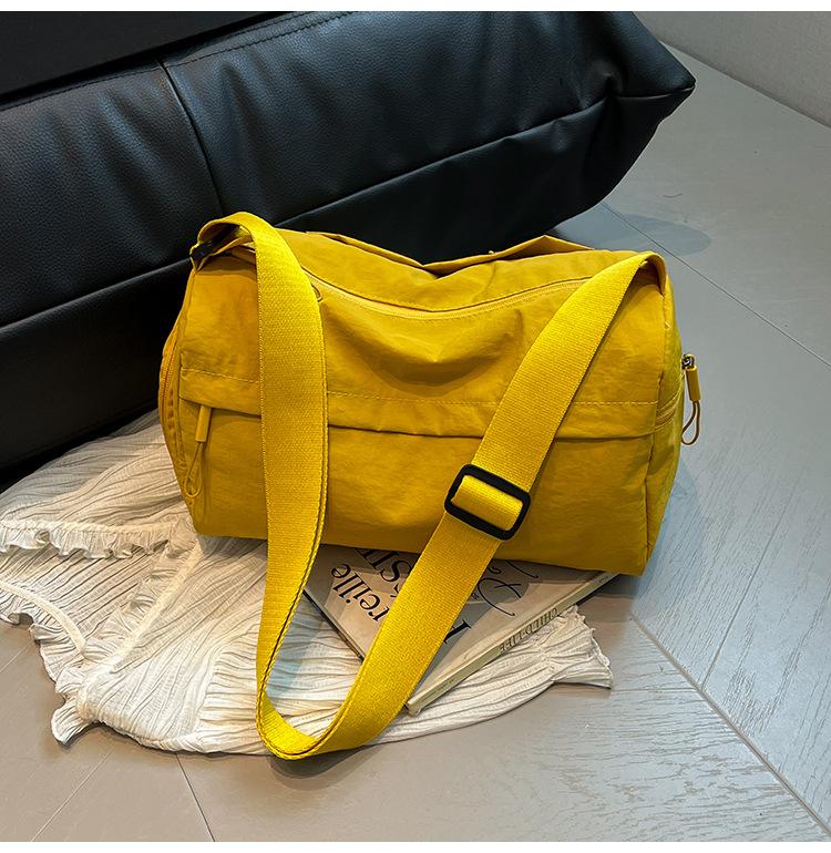 

Casual versatile messenger bag 2025 new fashion simple shoulder bag solid color lightweight women s canvas bag large capacity