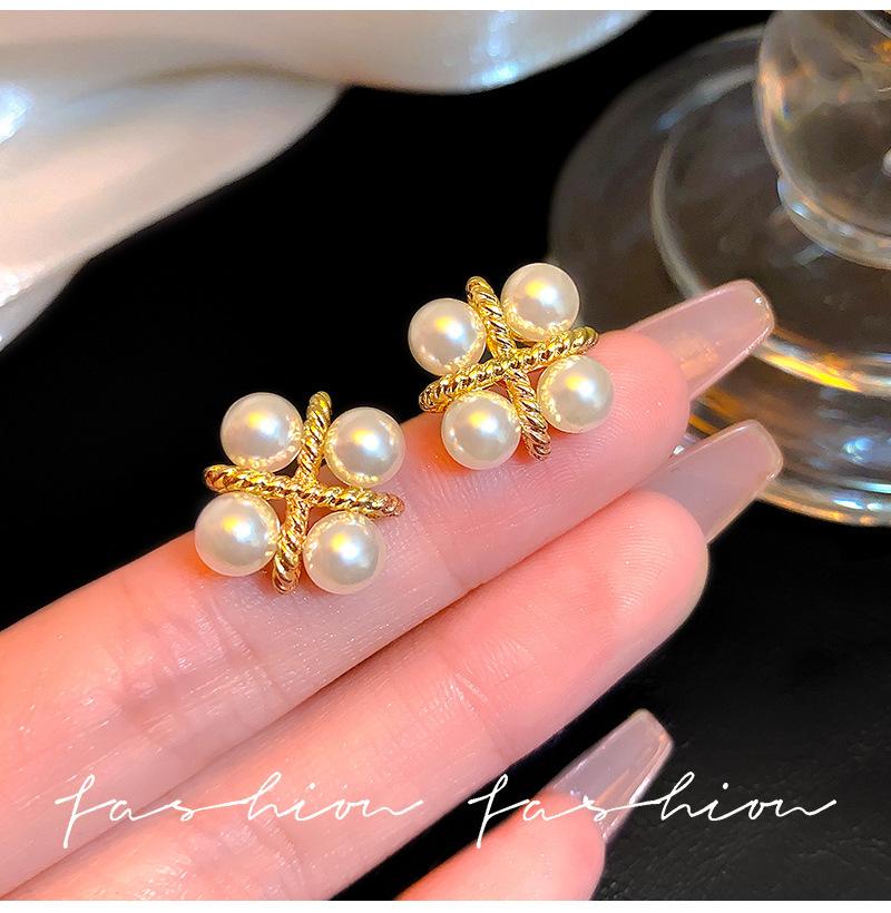 Cross niche design pearl stud earrings French retro temperament light luxury high-end earrings simple earrings women