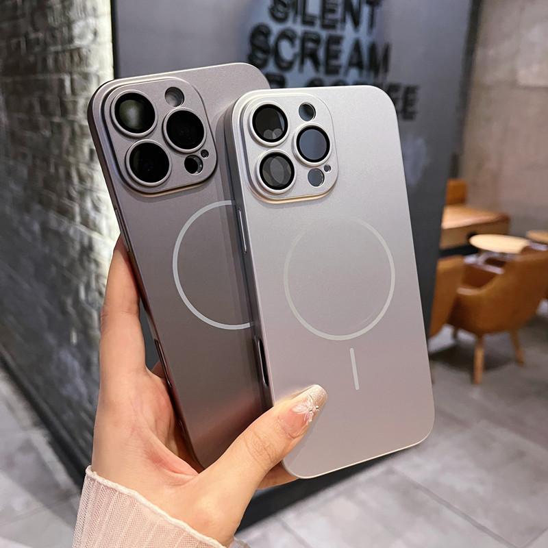 Applicable to iphone16 matte fine magnetic mobile phone case Apple 15ProMax all-inclusive hard case 14 anti-drop protective case