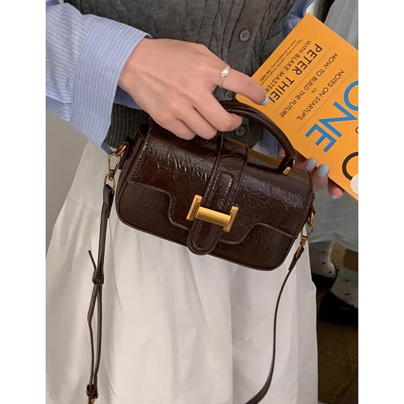 Super fire ins bag women's new fashion Korean retro portable small square bag single shoulder small messenger bag