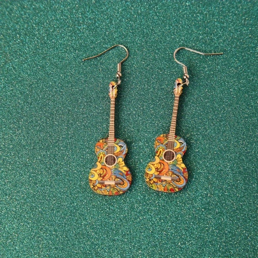 

1 пара висячих сережек с гитарой, серьги с музыкальными инструментами для женщин, девочек, любителей музыки, женщин, девочек-подростков, учителей, студентов, обратно в школу, милые украшения 1pair разноцветный