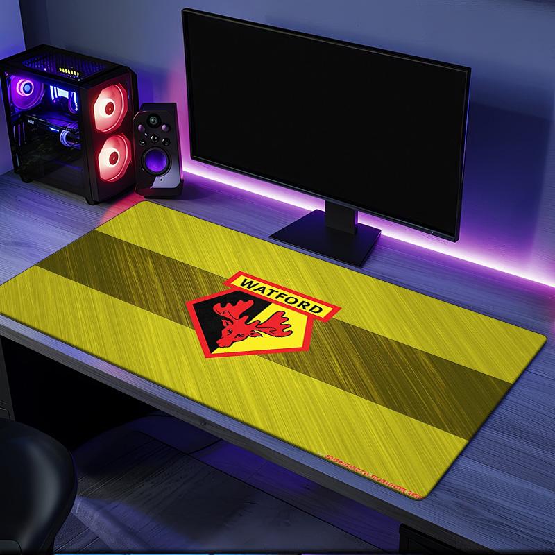 Watford Crest Design Mouse Pad, Rubber Base, Mouse Pad for Gamers and Office Use, Gaming Desk , Easy To Clean Mat Christmas Fan Gifts