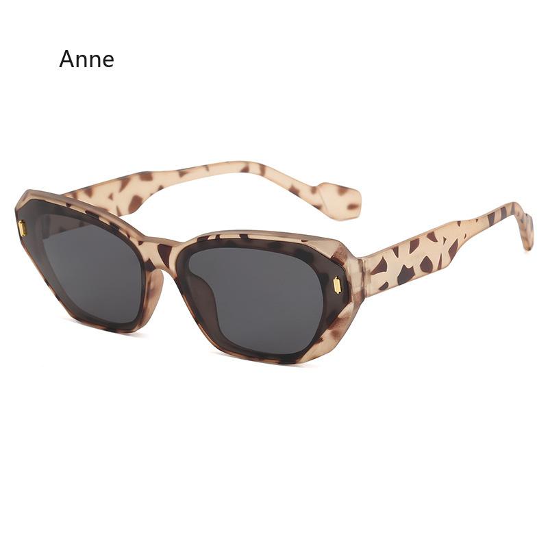 Square Cat Eyes Sunglasses Unisex Shade Sun Glasses Rivet Personality Punk Style for Women And Men