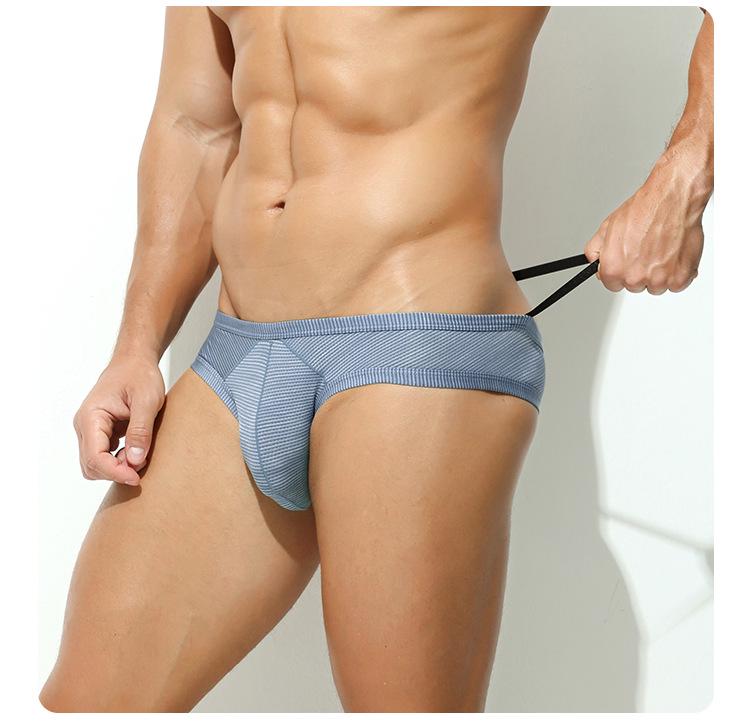 Pánské sexy slipy s nízkým pasem, dutým trojúhelníkovým střihem, velkým váčkem a prodyšným designem