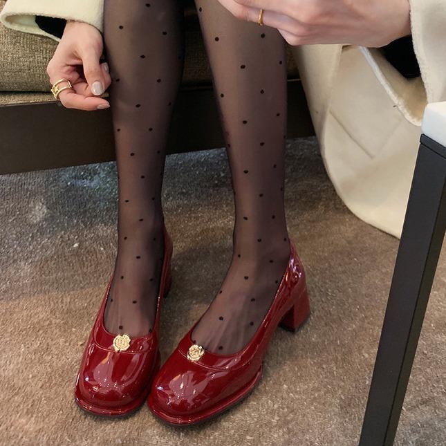 

Sheepskin version~ Leather high-end camellia high-heeled Mary Jane women s shoes black retro light mouth single shoes women s thick heels 40