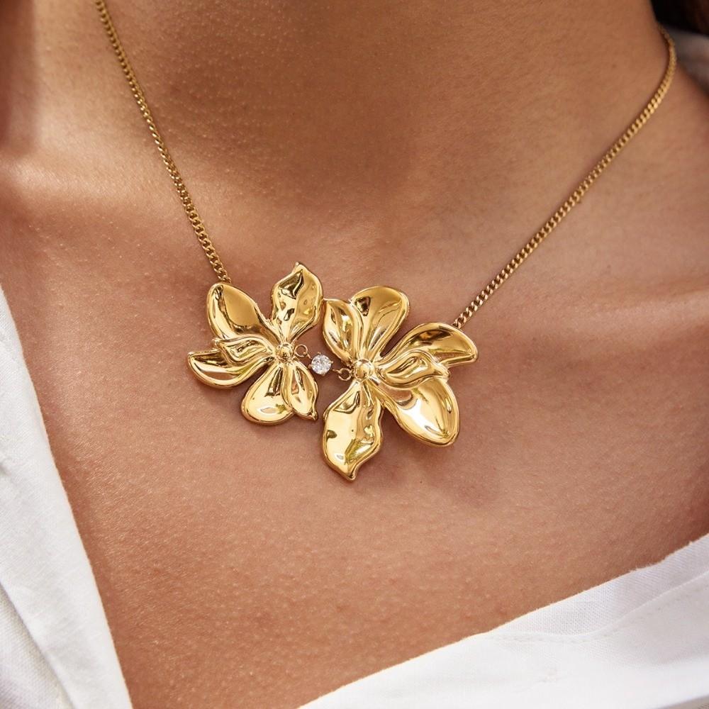 Elegant Flower Pendant Necklace Stainless Steel Sweater Chain Creative Necklace  Jewelry Gift