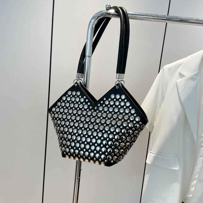 

European and American Fashionable Women s Bag Designer Rivet Shoulder Bag Large Capacity Pu Leather Handbag Commute Bag Tote 50cm)) чорний