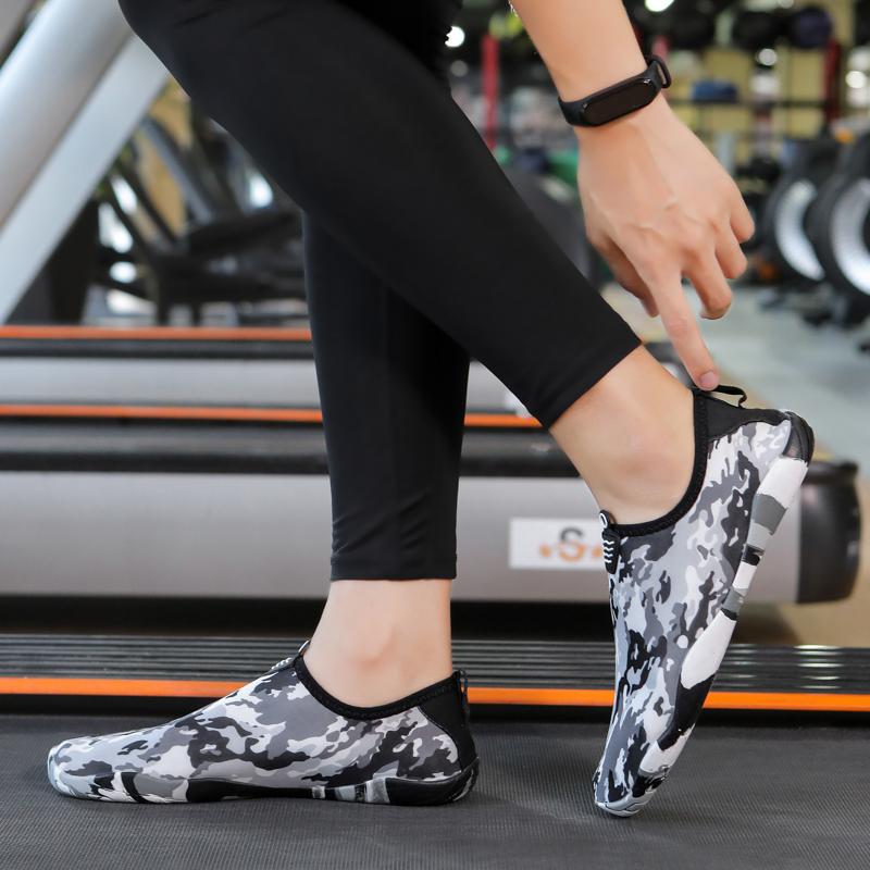 New Summer Beach Aqua Shoes Outdoor Creek Tracing Water Shoes Quick Dry Breathable Hiking Aqua Shoes Lighten Yoga Sneakers