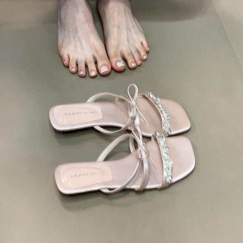 Coarse heel silver beautiful one-word slippers fairy shoes wear 2025 new summer French sandals rhinestone sandals