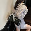 2025 new baguette bag niche design fashion shoulder bag foreign style popular portable underarm bag women