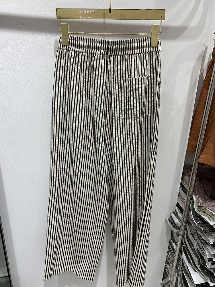 Pantaloni estivi a righe con vita tridimensionale per donna