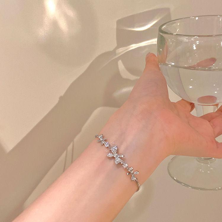 Bow Pull Bracelet Women's High-end Niche Design New Girlfriend Zircon Bracelet