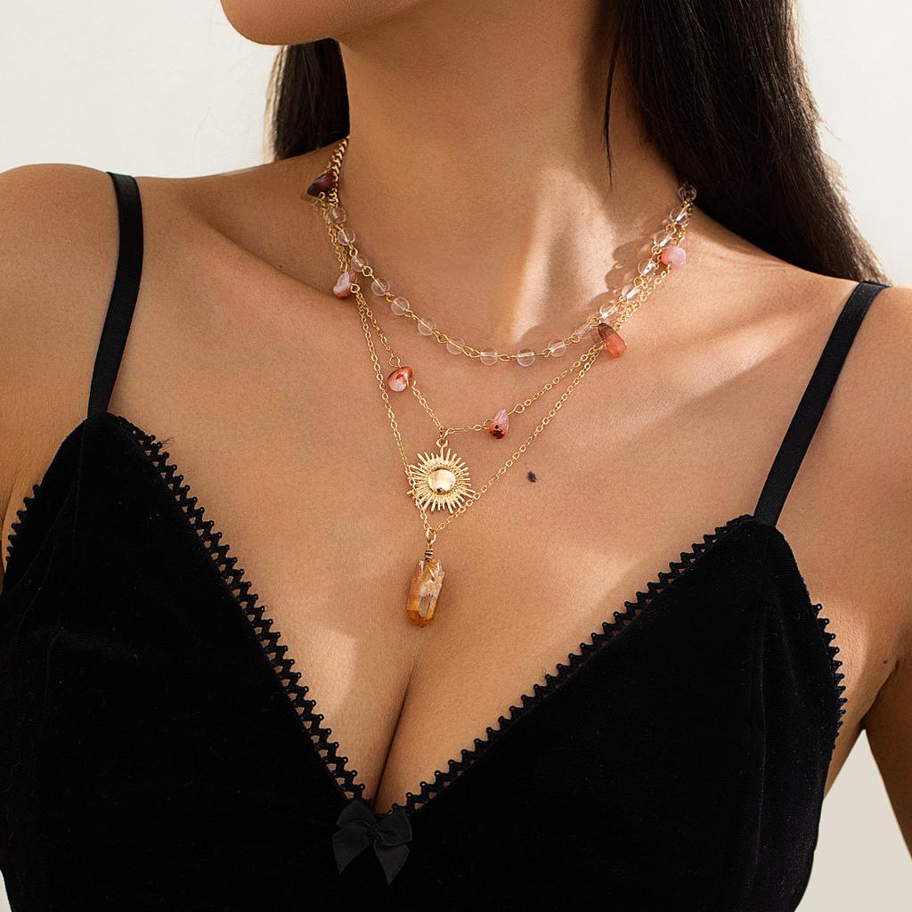 Holiday Wind Irregular Gravel Necklace Female, Stacked Metal Sunflower Pendant Collarbone Necklace