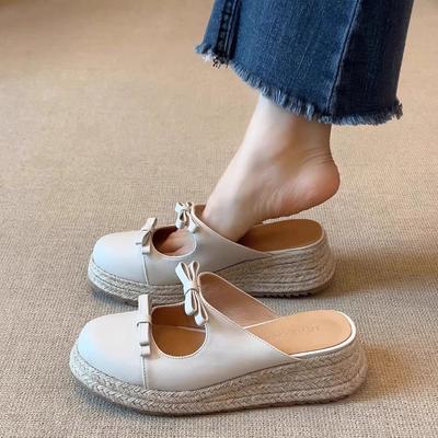 Urlaubsstil~ Retro Muffin-Tasche mit dicker Sohle Schleife am Oberkopf coole Hausschuhe 2025 Sommer neue Trageweise Halbschuhe Damen