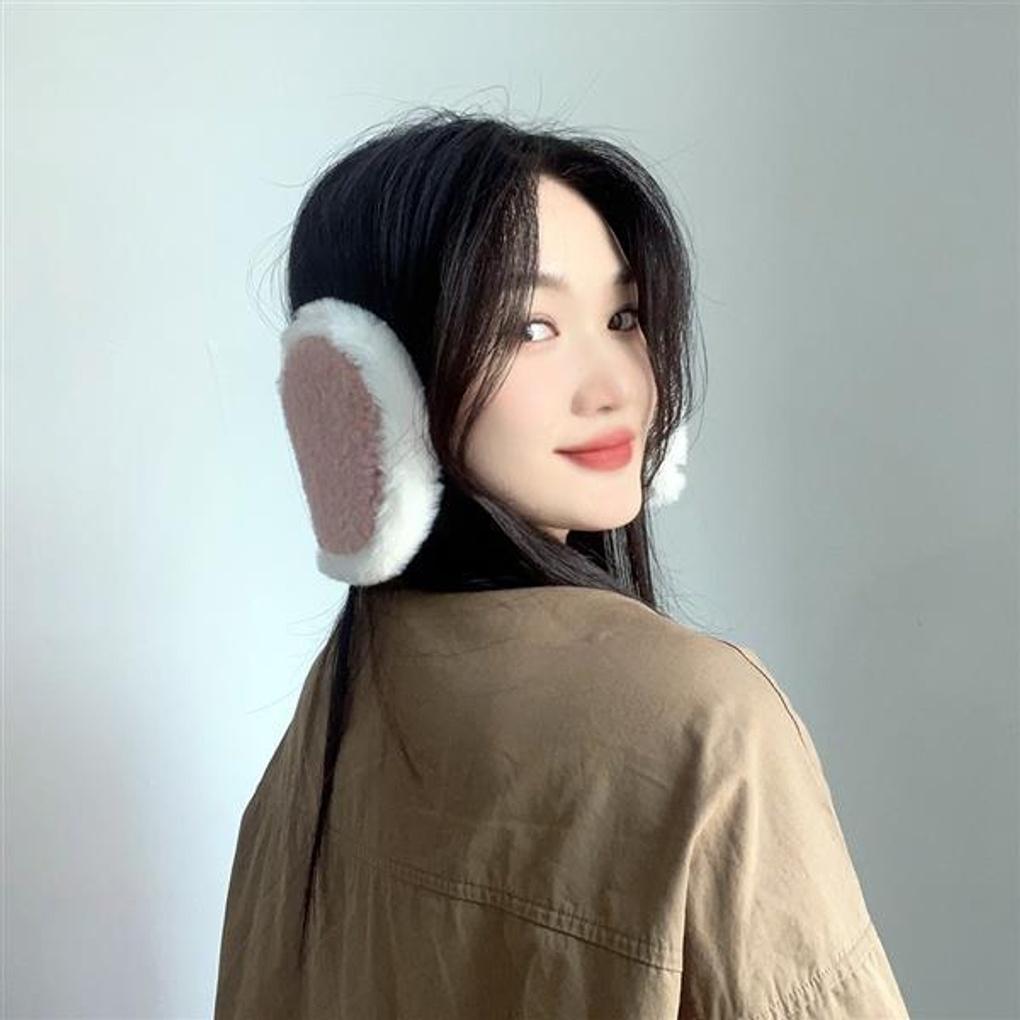 Načechrané náušníky (růžový)