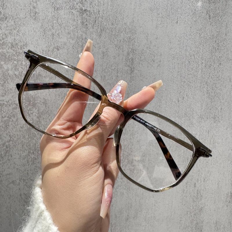 Women's glasses, square glasses, men's and women's glasses frames.