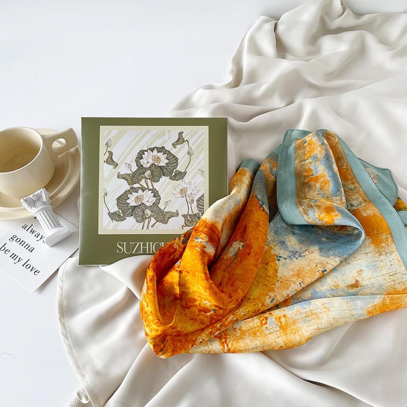 Animal Print Silk Scarf Gift Box Set Women s Elegant Square Neckerchief Mother s Day Fashion Light Luxury Fancy Scarf Gift