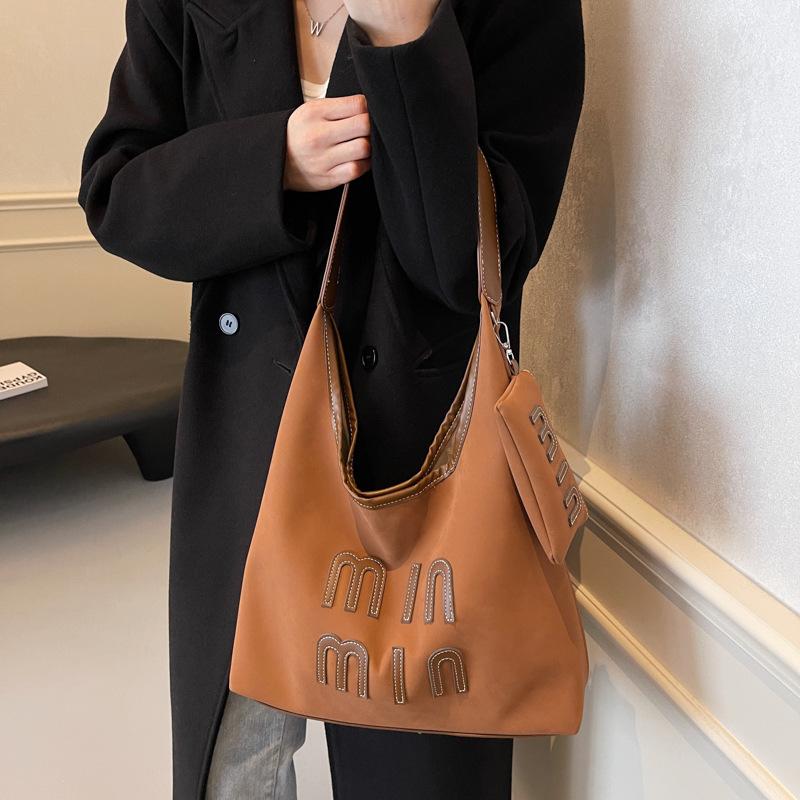 Retro suede underarm bag women's 2025 new fashion casual handbag personalized texture shoulder underarm bag