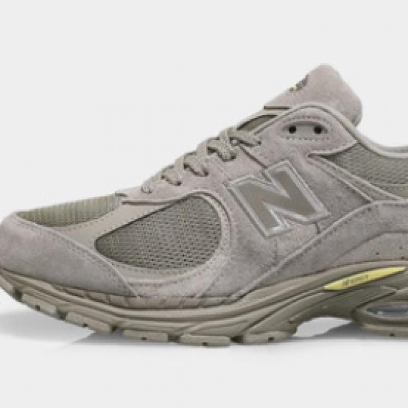 New Balance Sneakers Unisex 2002 Model Options