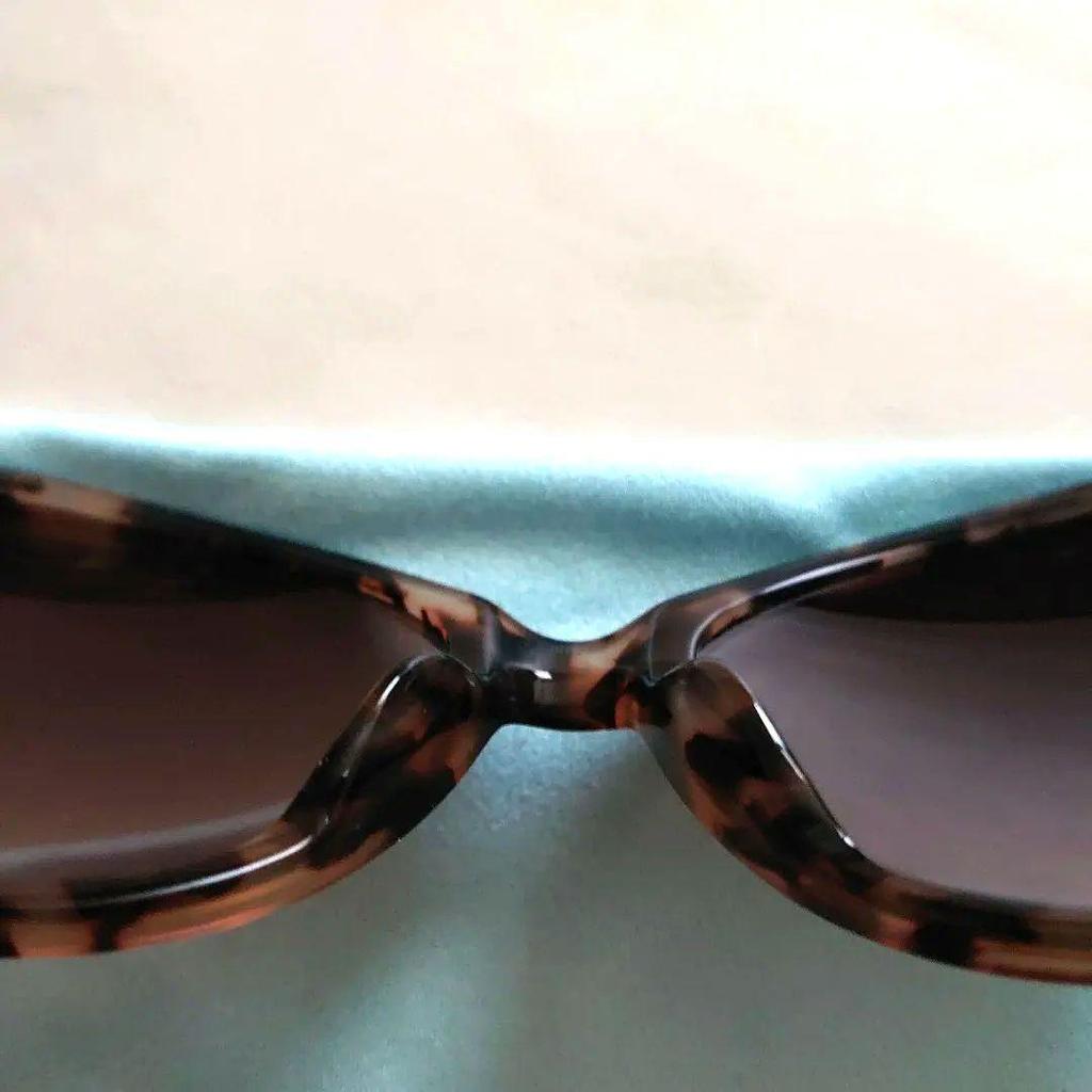 Used [Almost unused item] Tory Burch Tortoise Shell Sunglasses