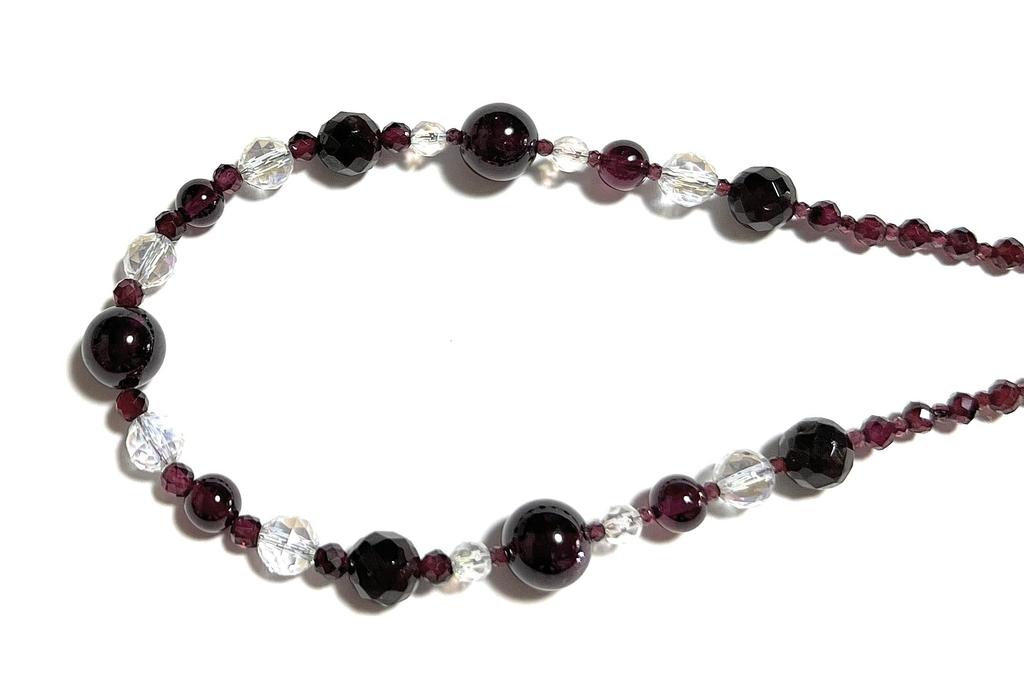 [Malline] Kurze Naturstein-Halskette - Granat, Onyx, Rainbow Aura, Rot, Schwarz - Zielerreichung, Liebe, Erfolg - Hergestellt in Japan