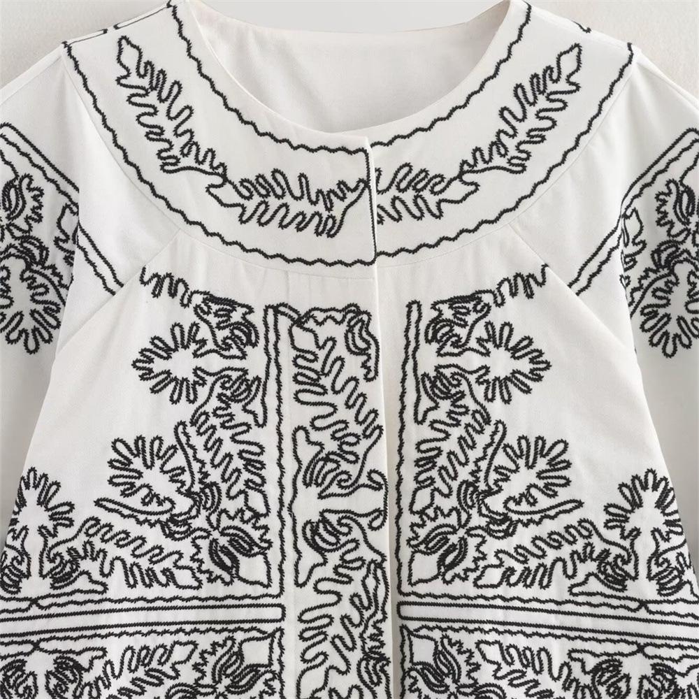 2024 Women's Autumn/Winter Embroidered Slimming Coat - Versatile Round Neck, Long Sleeve