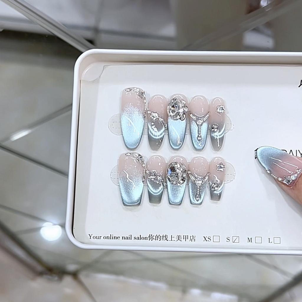 Hand-woven Armor Spring and Summer New Blue Sea Light Zircon Blue Cat Eye High-end Nail Art Patch