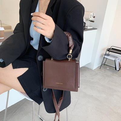 Sac à bandoulière classique de couleur unie pour femmes, texture haut de gamme, petit sac carré à la mode