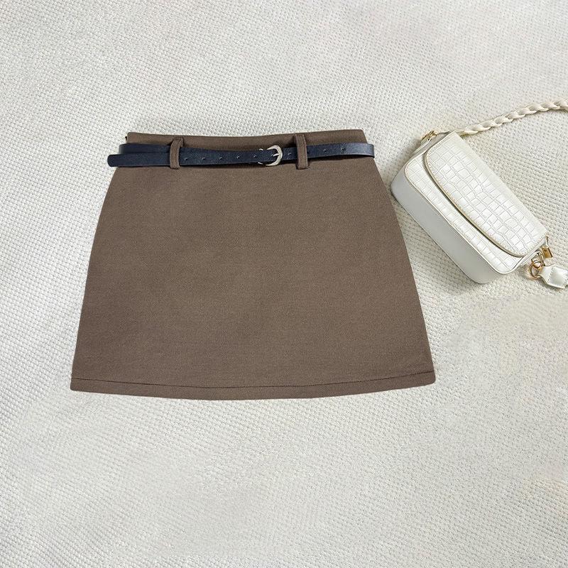 Gray Wool Blend High-Waist A-Line Skirt: Women's Autumn/Winter Slimming, Versatile, Anti-Exposure Design