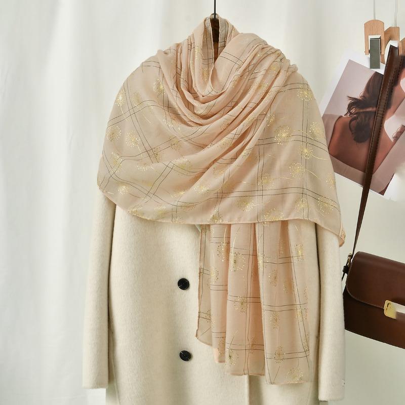 Spring and Autumn bronzing dandelion monochrome scarf women's models go out to travel and take pictures, good-looking fashion atmosphere shawl