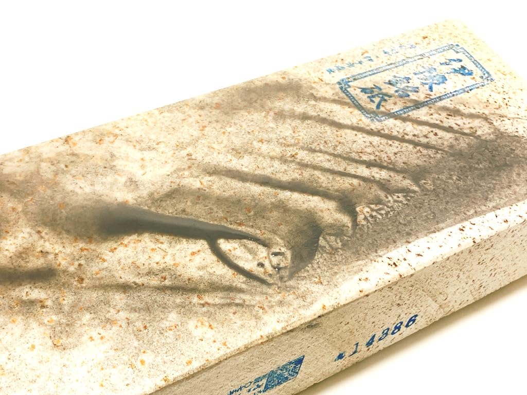 Natural Iyo Irregular Red Whetstone, Name, Karakawamurayama, Star, 60-cut, #86 / 1,300g