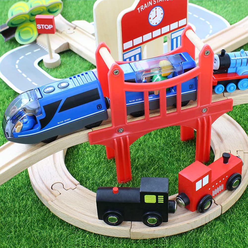 Tren Magnetic Interurban cu Baterii TOPLIVING cu Figurine Jucărie Tren din Lemn, Jucărie Tren Locomotivă pentru Copii Mici 3-5 Ani