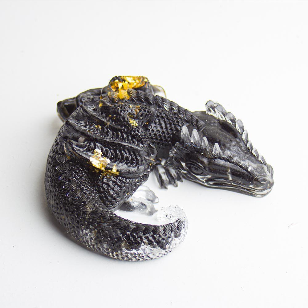 

Фигурка дракона из обсидиановой смолы в современном минималистичном дизайне для подарка чёрный