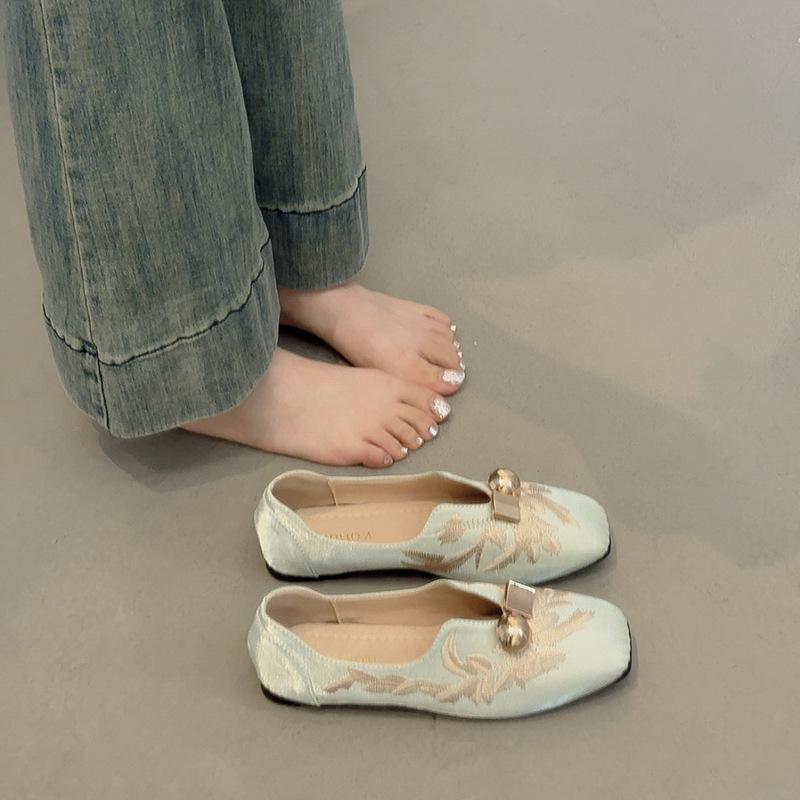 

Ретро новый китайский стиль 2025 весна новая обувь на низком каблуке женская универсальная с квадратным носком одинарная обувь женские туфли Doudou плоские лоферы 40 зелёный