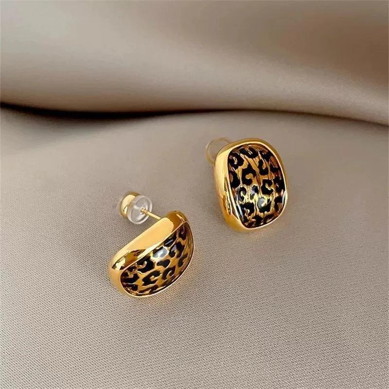 

Vintage Brown Leopard Print Earrings for Women Girl s Simple C Shape Metal Personalized Stud Earrings Luxury Jewelry Daily Wear